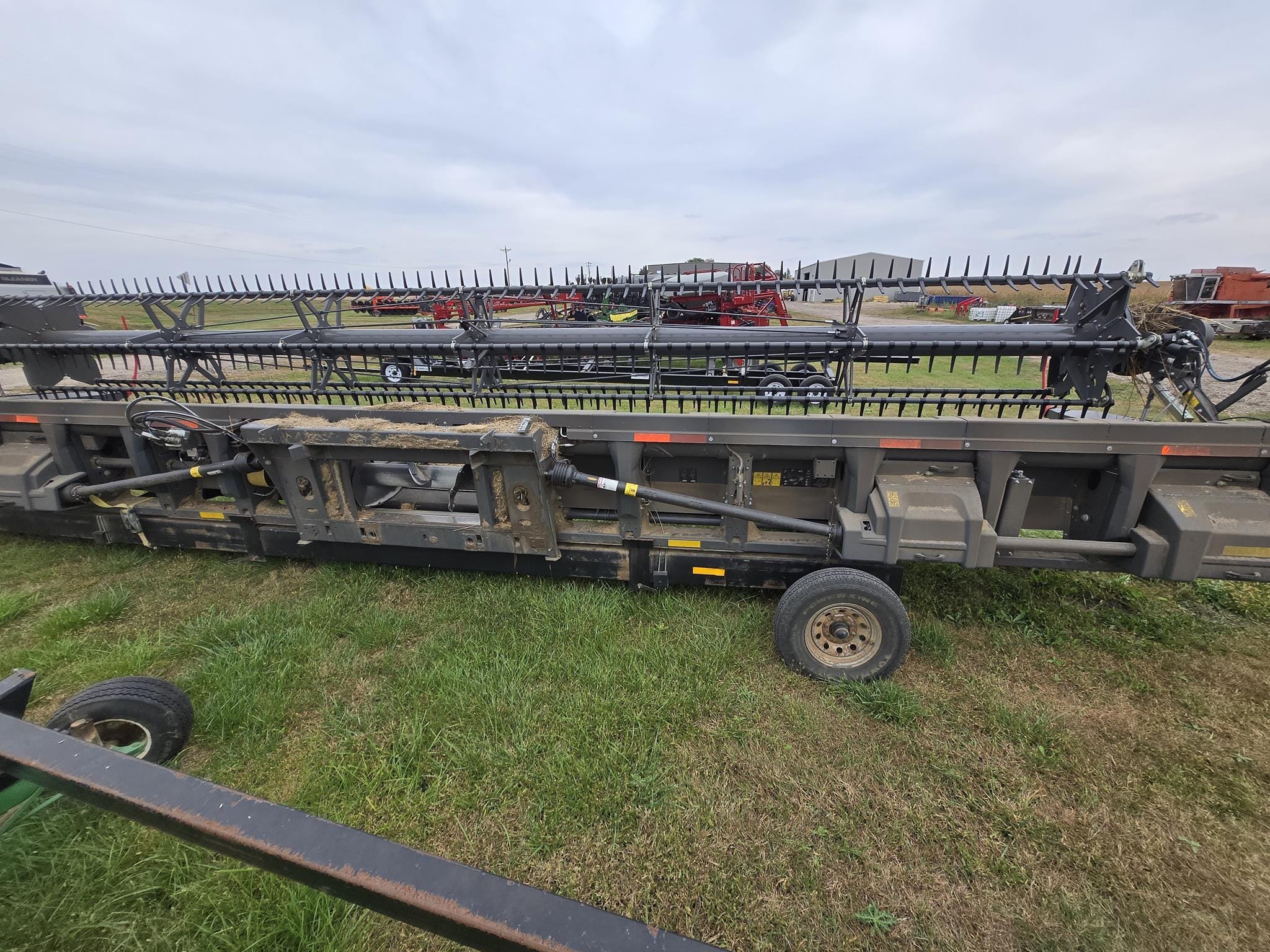 2022 Gleaner 9335 Equipment Image0