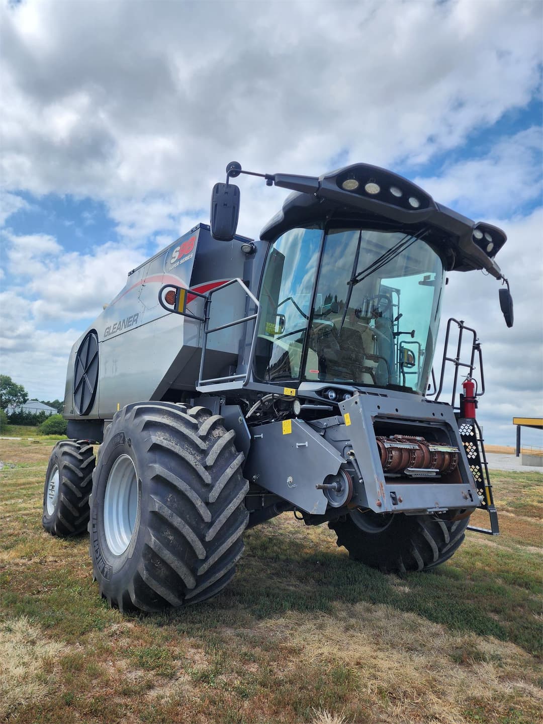 Image of Gleaner S98 Primary image