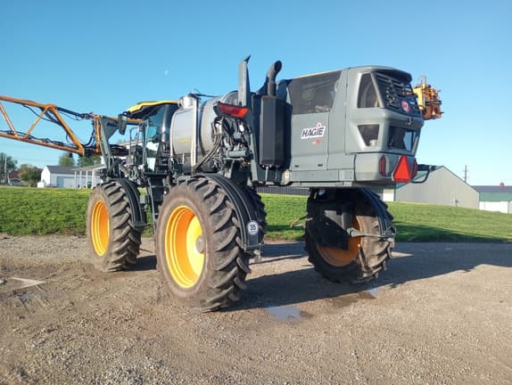 Image of Hagie STS12 equipment image 2