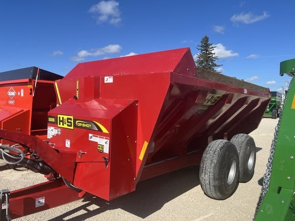 2023 H&S 5226 Equipment Image0