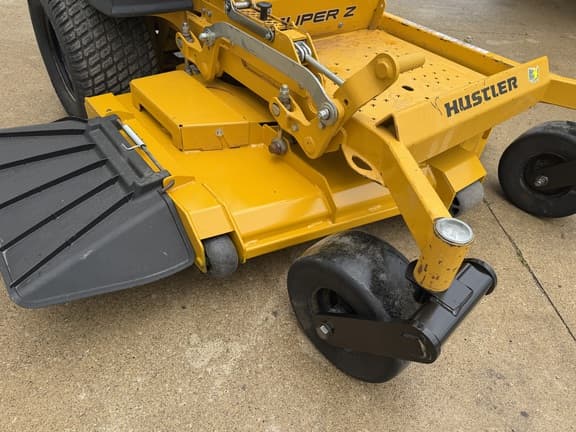 Image of Hustler Super Z equipment image 2