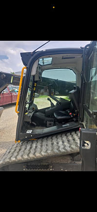 Image of JCB 3TS-8T equipment image 4