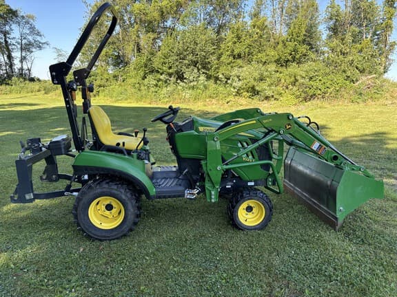Image of John Deere 1023E equipment image 1