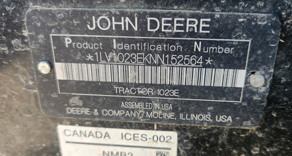 Image of John Deere 1023E equipment image 2