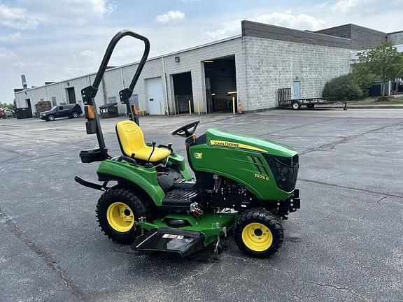Image of John Deere 1023E equipment image 2
