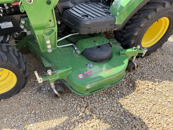Image of John Deere 1023E equipment image 4