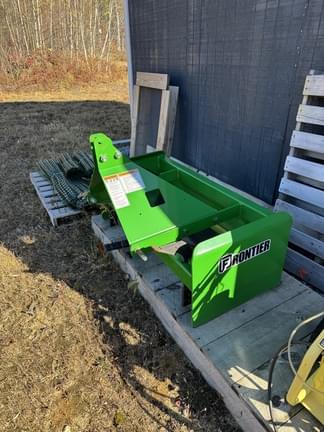 Image of John Deere 1023E equipment image 3