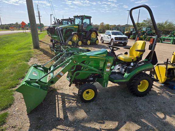 Image of John Deere 1025R equipment image 3