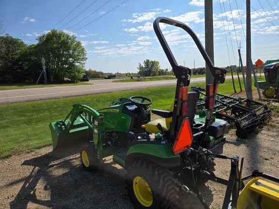 Image of John Deere 1025R equipment image 2