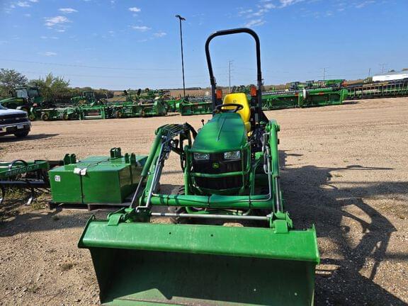 Image of John Deere 1025R equipment image 4