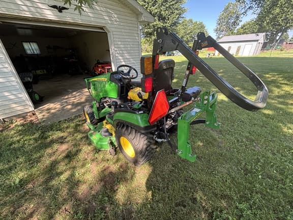 Image of John Deere 1025R equipment image 3