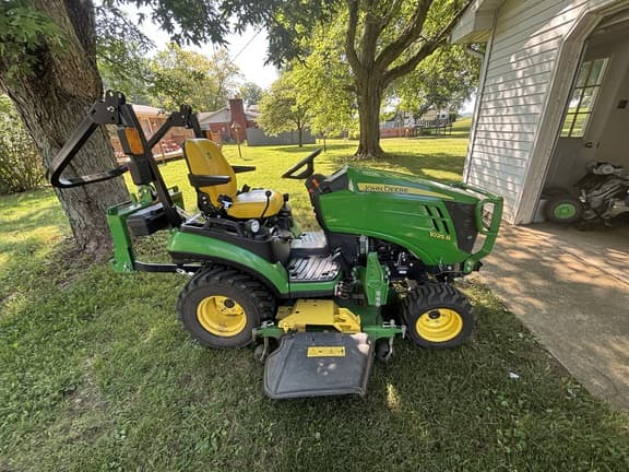 Image of John Deere 1025R equipment image 4