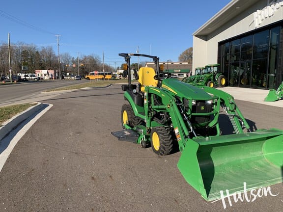2022 John Deere 1025R Equipment Image0