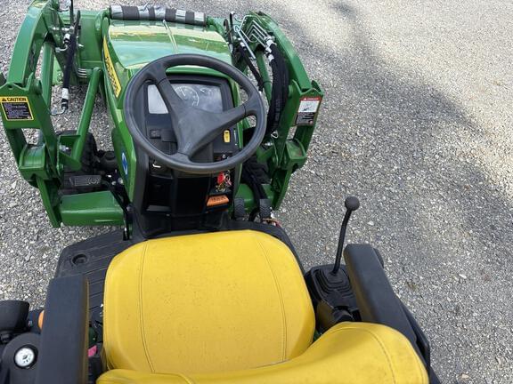 Image of John Deere 1025R equipment image 4