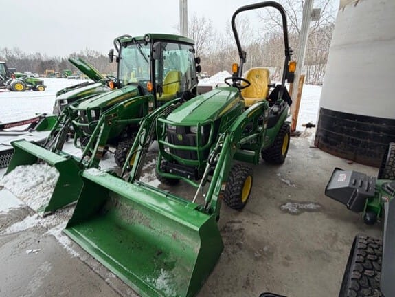 2022 John Deere 1025R Equipment Image0