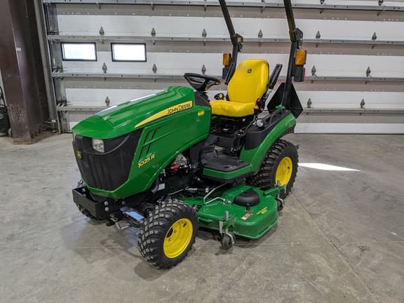 Image of John Deere 1025R equipment image 1