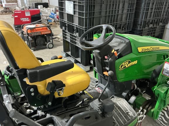 Image of John Deere 1025R equipment image 4