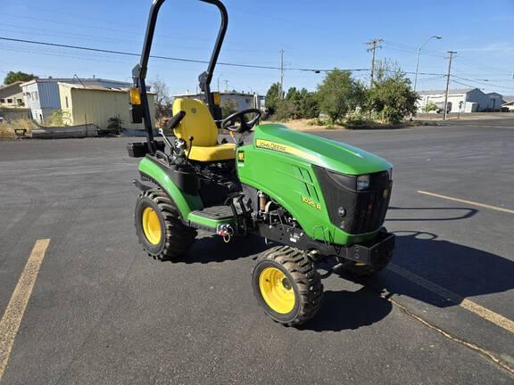 Image of John Deere 1025R equipment image 4