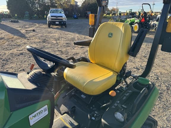 Image of John Deere 1025R equipment image 4