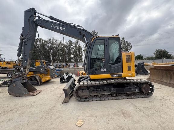 2022 John Deere 135G Equipment Image0