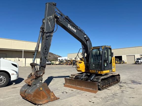 2022 John Deere 135G Equipment Image0