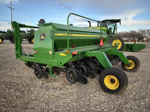 Image of John Deere 1590 equipment image 1