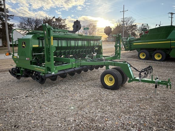 Image of John Deere 1590 equipment image 3