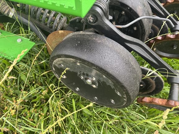Image of John Deere 1590 equipment image 4