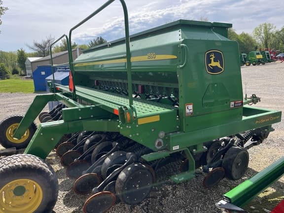 Image of John Deere 1590 equipment image 2