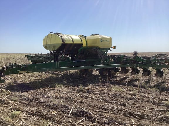 2022 John Deere 1775 Equipment Image0