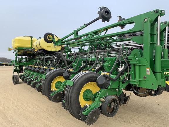 Image of John Deere 1775 Primary image