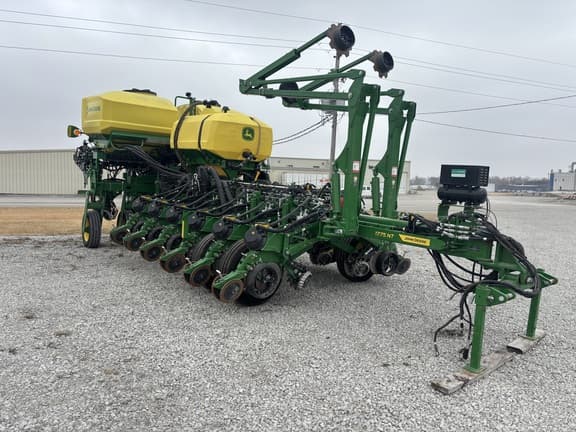 Image of John Deere 1775 equipment image 1