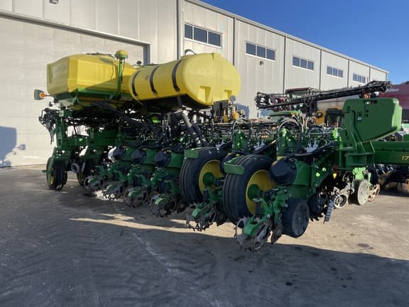 Image of John Deere 1775 equipment image 3