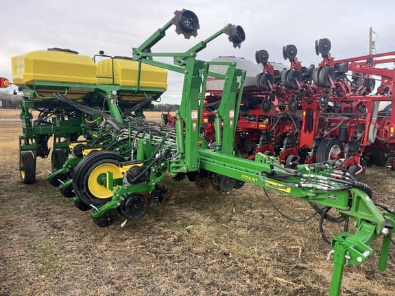 Image of John Deere 1775 equipment image 1