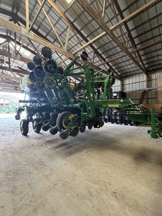 2022 John Deere 1795 Equipment Image0