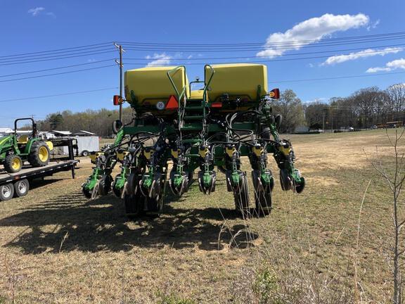 Image of John Deere 1795 equipment image 3