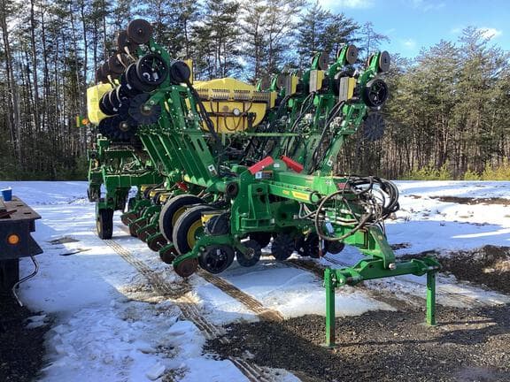 Image of John Deere 1795 equipment image 1