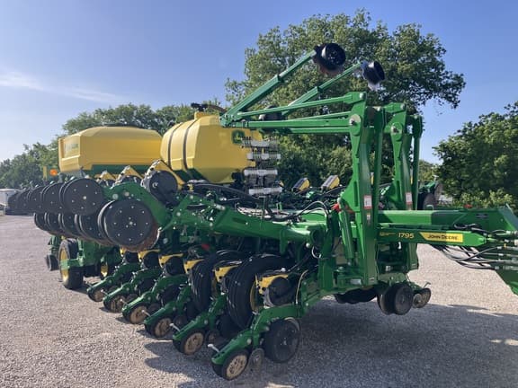 Image of John Deere 1795 equipment image 3