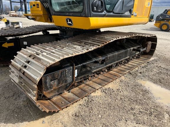 Image of John Deere 200G equipment image 4