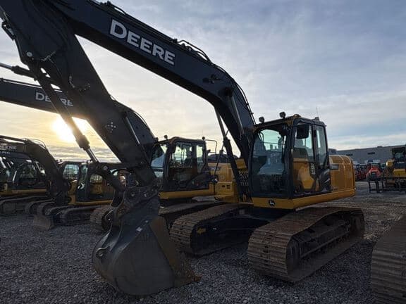 Image of John Deere 200G Primary image