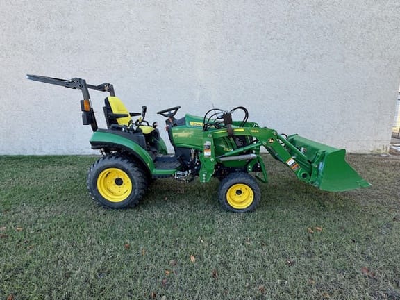 2022 John Deere 2025R Equipment Image0