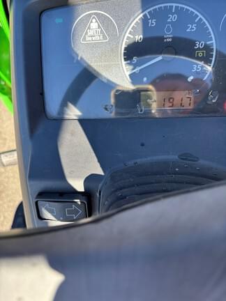 Image of John Deere 2025R equipment image 4