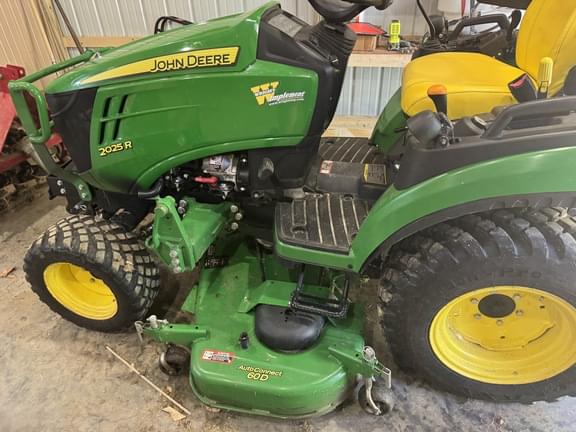 Image of John Deere 2025R Primary image