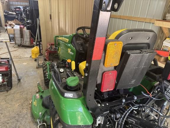 Image of John Deere 2025R equipment image 2