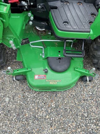Image of John Deere 2025R equipment image 4