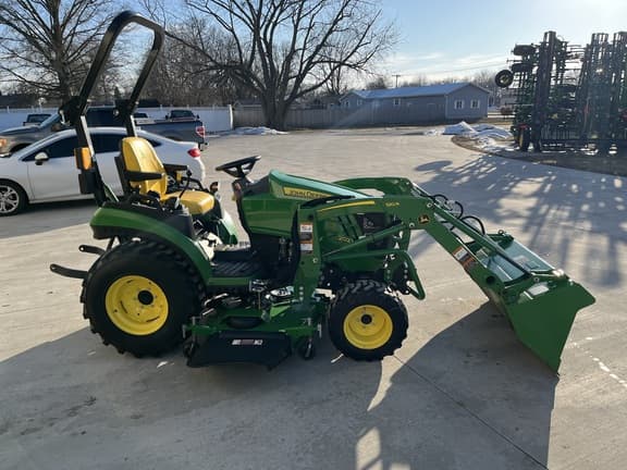 Image of John Deere 2025R equipment image 2