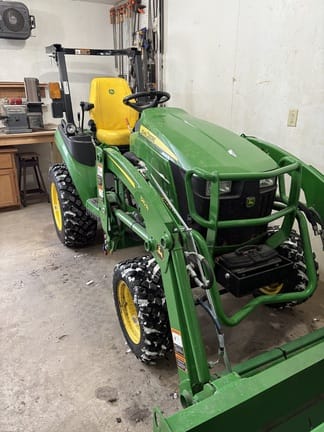 2022 John Deere 2025R Equipment Image0