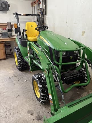 Image of John Deere 2025R Image 0