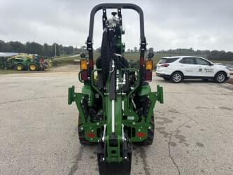 Image of John Deere 2025R equipment image 3