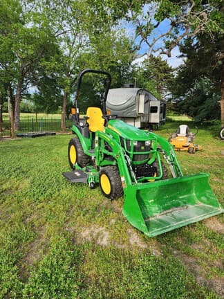 Image of John Deere 2025R equipment image 2